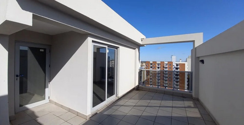 Imagen 16 de 18 de Oficina O Monoambiente Con Balcon Al Frente