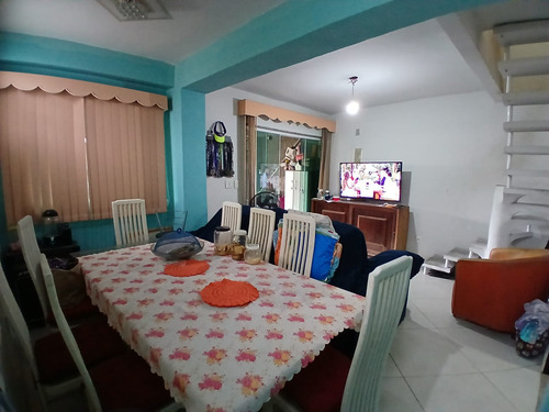 Casa Dúplex Em Condomínio Com 2quartos Sendo Uma Suíte