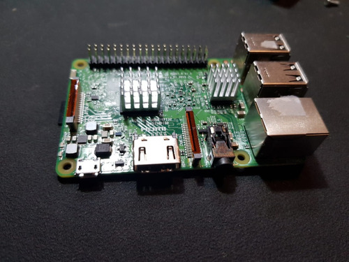 Raspberry Pi 3 B+ Con Microsd 16gb, Fuente Y Mini Case (Usado)