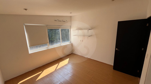 Casa En Venta En Lomas De Tecamachalco