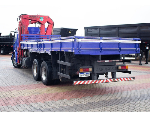 Imagem 11 de 23 de Volvo Vm 23 210 6x2 2004 Com Munck Hincol 31.000 2011= Vw