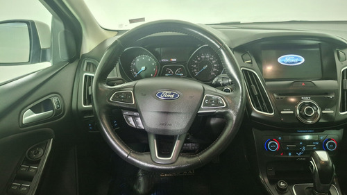 Ford Focus 2.0 TITANIUM POWER SHIFT