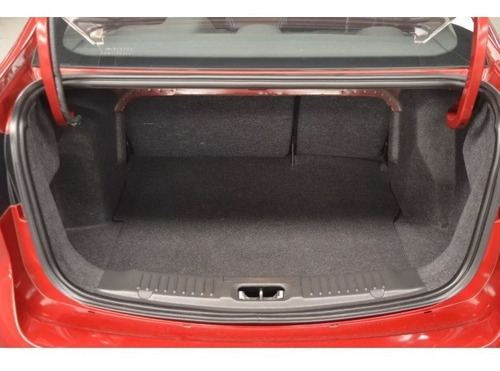Ford Fiesta Kinetic - Sedan - Titanium - Automático