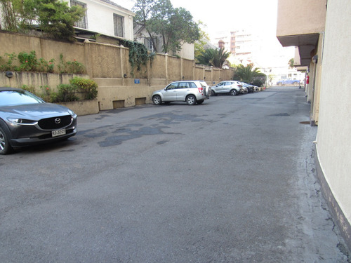 Impecable, Rosario Norte-alonso De Córdova, Metro Manquehue