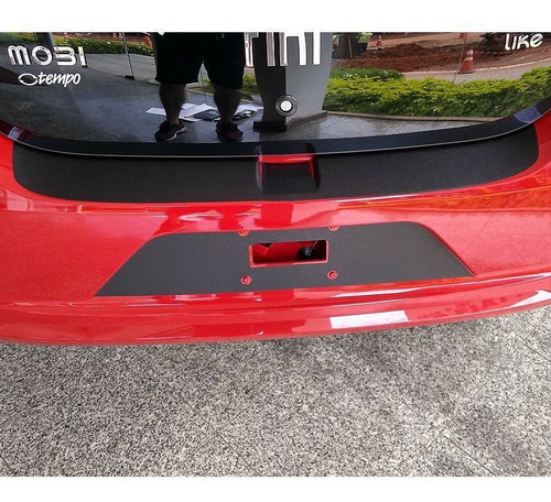 Protector trasero de matrícula negro adhesivo para Fiat Mobi 18