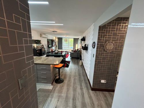 Espectacular Apartamento Amoblado Venta En Escampadero Kr