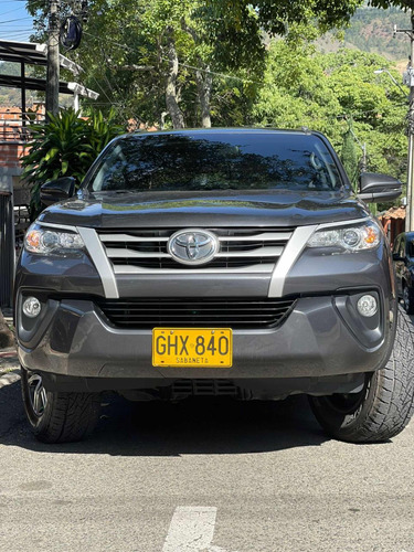 Toyota Fortuner 2.4 D