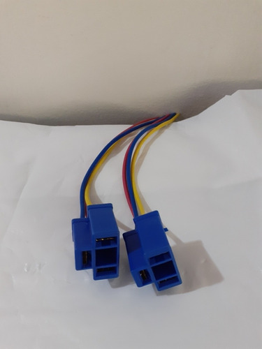 Conector Para Bombillo H4 El Par Plástico Reforzado