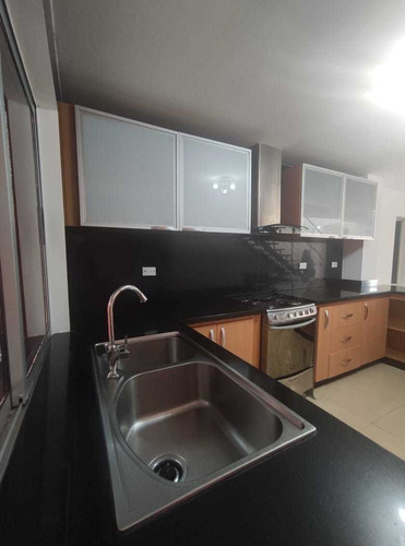 Townhouse En Alquiler El Castaño Maracay