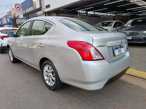 Nissan Versa 1.6 16v Sv Aut. 4p