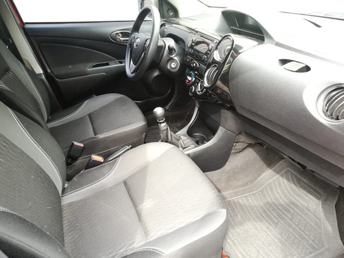 Toyota Etios Xs 1.5 6m/t Sedan 4 Puertas 2017