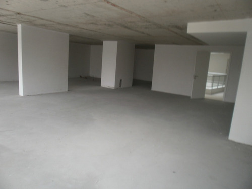 Edificio A Estrenar, Se Alquila U$s 14/m2 Todo Un Piso En Gris O Fracciones, A Negociar