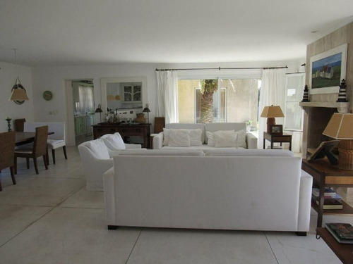 Casa En Alquiler Por Temporada De 4 Dormitorios En Peninsula