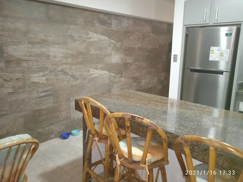 Imagen 5 de 10 de Apartamento En Pinemar I V