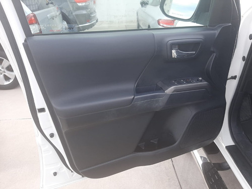 Imagen 7 de 14 de Toyota Tacoma 2017