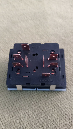 Imagen 3 de 3 de Botón Doble De Vidrio Electrico Vw Gol Parati 00/05 C/seguro