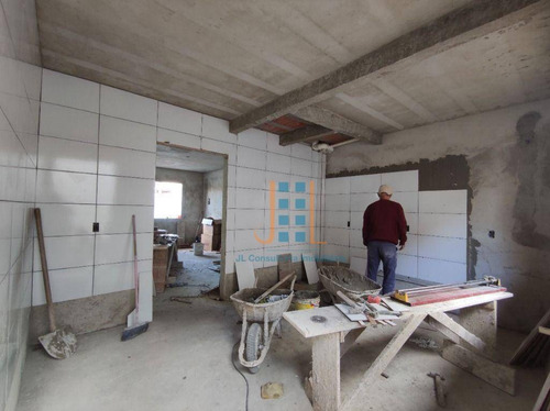Sobrado Com Três Quartos Ampla Sala E Cozinha Prox. Ao Corpo De Bombeiros Do Sitio Cercado - So1233