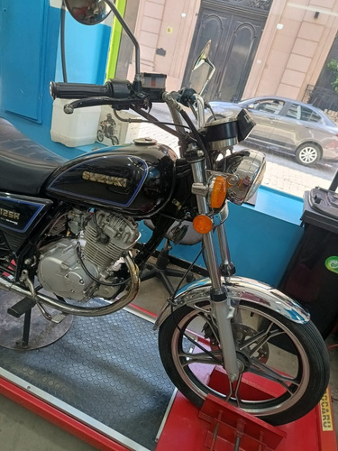 Suzuki Gn125