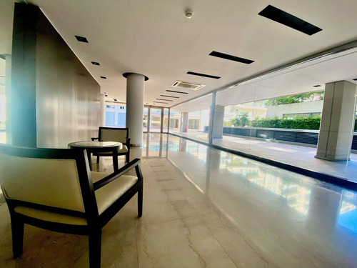 Alquiler De 3 Ambientes C/ Dep. Servicio, 2 Cocheras Y Baulera - Madero Center