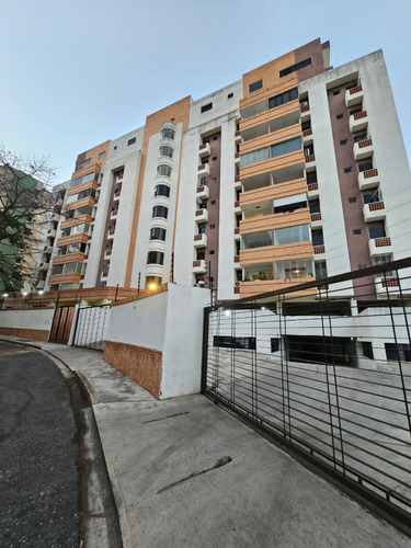 Se Vende Apartamento Listo Para Mudarse, En Edificio De Data Reciente, Residencias Gran Mónaco Palace. Urb, Campo Alegre. Codigo: Pra-072. Luz Coelho.