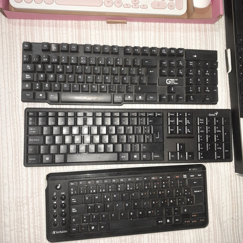 Teclados De Pc Inalambricos A Reparar Leer! Negro Español Latinoamérica (Usado)