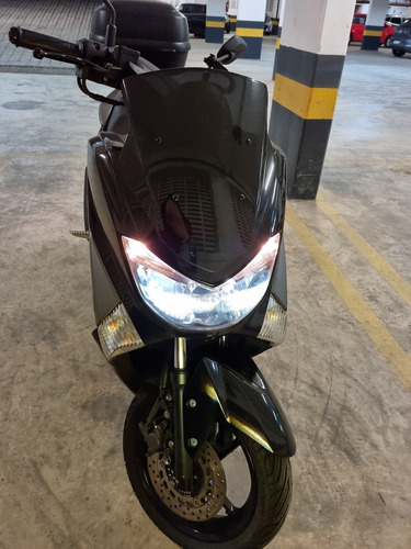 Imagem 2 de 8 de Yamaha Nmax