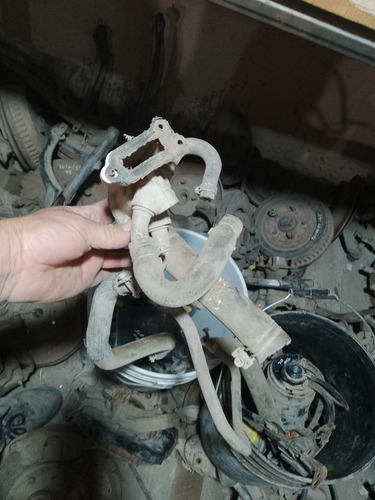 Toma De Agua Con Mangueras Nissan Tsuru 2002 16 Val. Nal. (Usado)