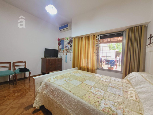 Casa En Villa Ballester - Venta - Lote Propio - Multifamiliar.