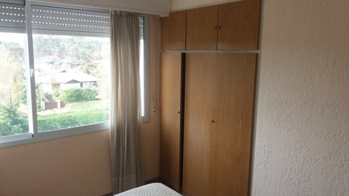 Apartamento En Venta De 2 Dormitorios En Playa Mansa