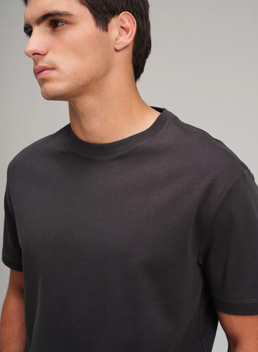 Remera Etiqueta Negra Cuello Redondo Boxy Luxury Touch I25