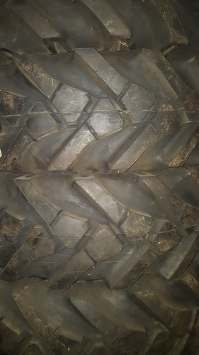 Neumáticos Viales 10/75-15.3 R4 Tracción 