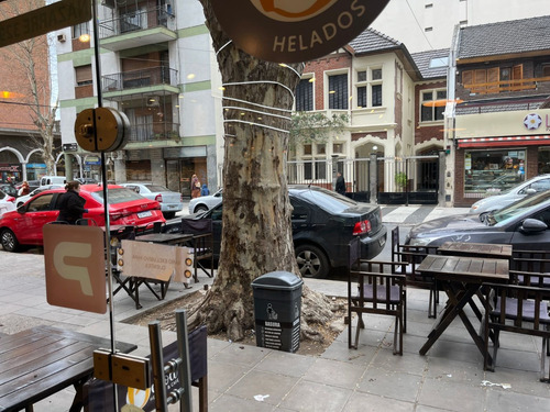 Fondo De Comercio A La Venta Bar- Heladeria - Cafeteria En Pleno Villa Del Parque