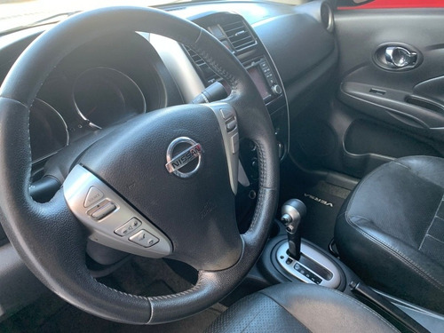 Imagen 8 de 15 de Nissan Versa 2017 1.6 Exclusive Navi At