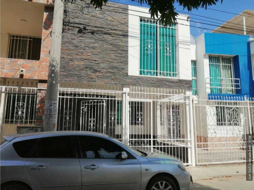 Venta Casa De 2 Pisos En Ciudad Del Sol