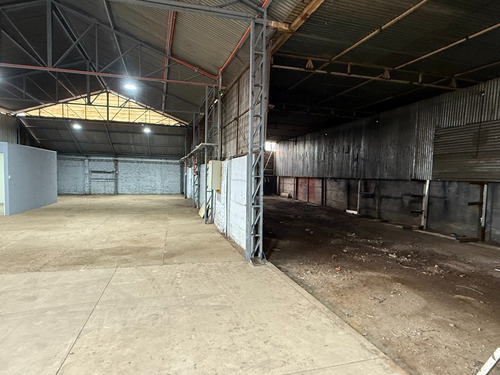 Galpón-bodega/quinta Normal/3 Privados/2baños/duchas