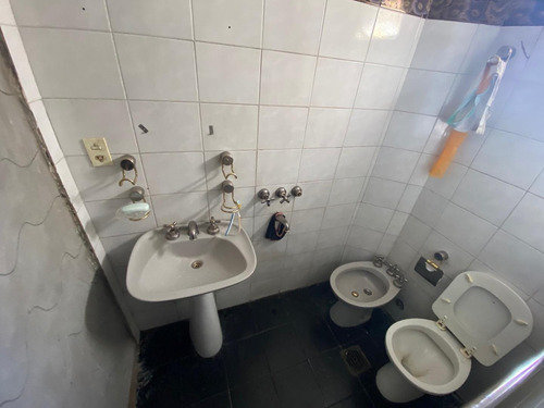 Imagen 10 de 17 de Venta De Departamento Tipo Casa De 3 Ambientes Con Local