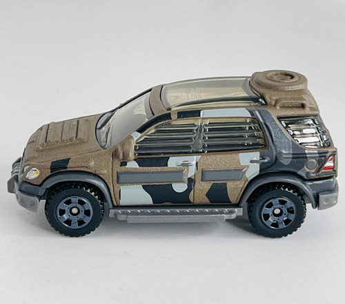 Matchbox Jurassic World Mercedes Benz Suelta Nueva 1/64