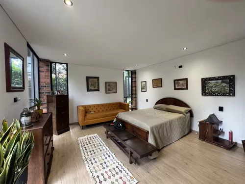 Casa En Venta En Alfaguara. Cod V11494