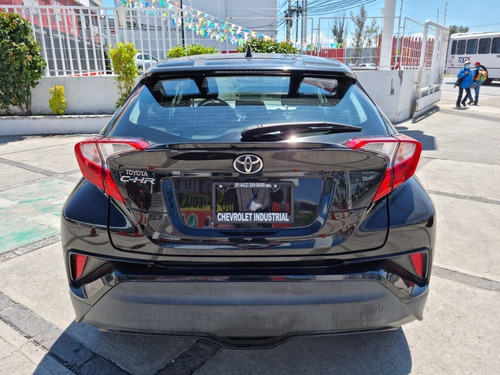 Imagen 5 de 14 de Toyota C-hr Base