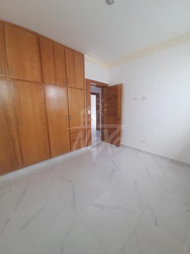 Imagen 12 de 25 de Casa Moderna De 2 Nivelesen Venta Con Terrazas Y Cocina Equipada, Santiago (jpc-221)