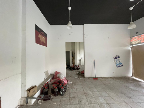 Arriendo Local Comercial De 67,82 M2, Metro Monte Tabor