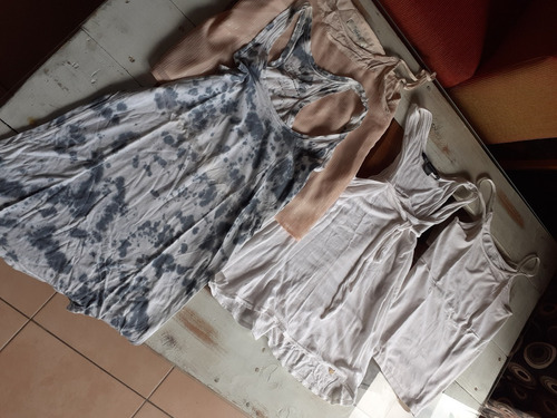 Lote 4 Prendas  Mujer Talle S  Musculosas, Vestido