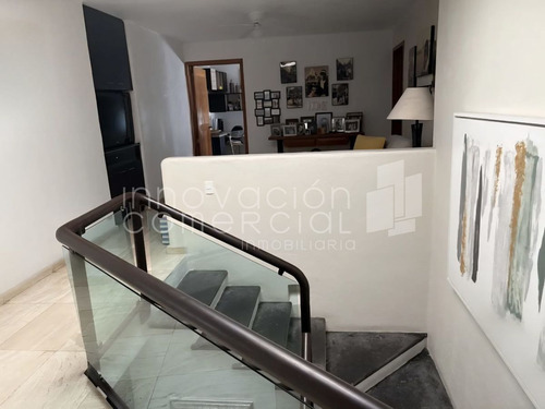 Casa En Venta En Jacarandas Qro, Con 4 Habitaciones