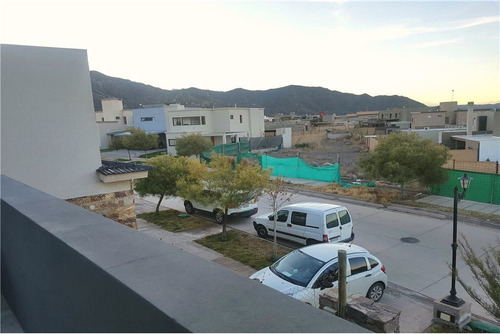 Venta De Casa En Bº La Bastilla