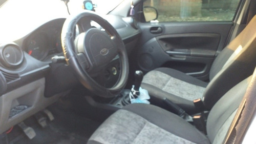Imagem 8 de 11 de Ford Fiesta 2008 1.0 Flex 5p
