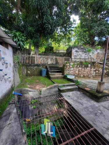 Casa Para Inversion Cerca De La Montaña, Ubicada En El Limon, Sector Las Mayas