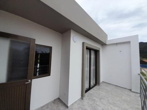 Guaduas, Cundinamarca Casa Condominio Tupinamba. 182 Mts Construidos