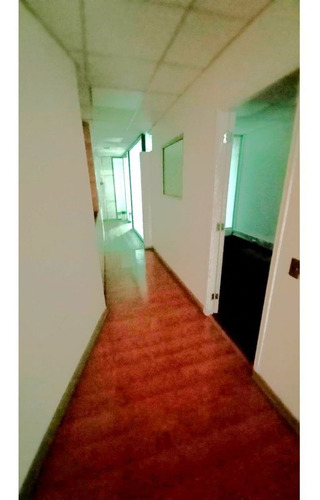 Imagen 13 de 30 de Arriendo Oficina De 681,81 M2, Metro Pedro De Valdivia
