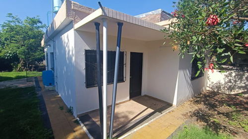 Venta Casa 2 Dormitorios Granadero Baigorria