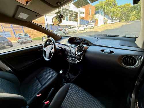 Toyota Etios 1.5 Xs